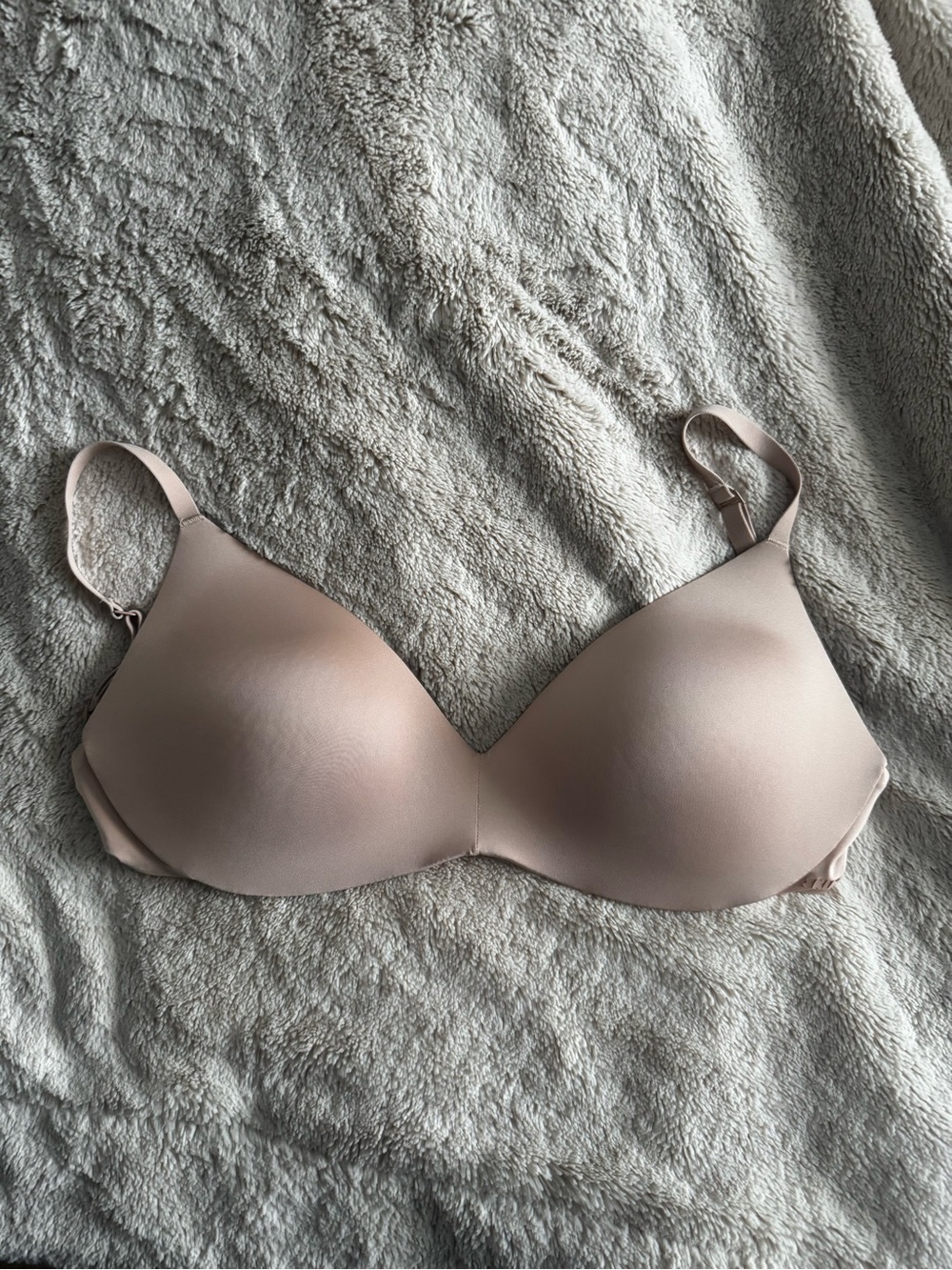 Skims Wireless Nude Bra